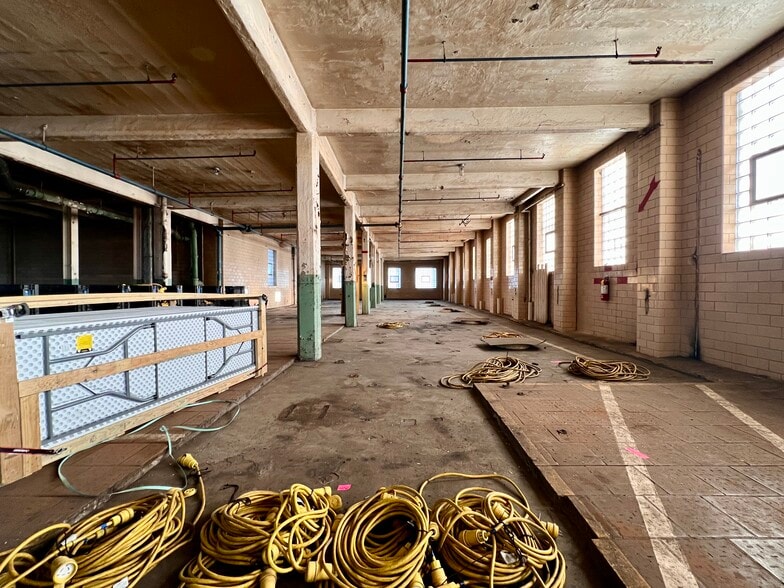 More Photos Of 1700 Island Ave, Pittsburgh Warehouse For Lease