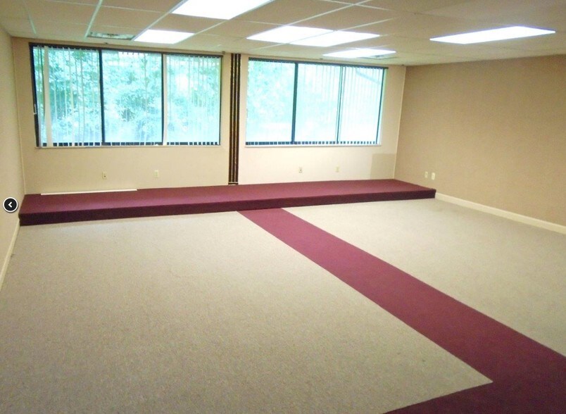 More Photos Of 28525-28545 Orchard Lake Rd, Farmington Hills Office For Sale