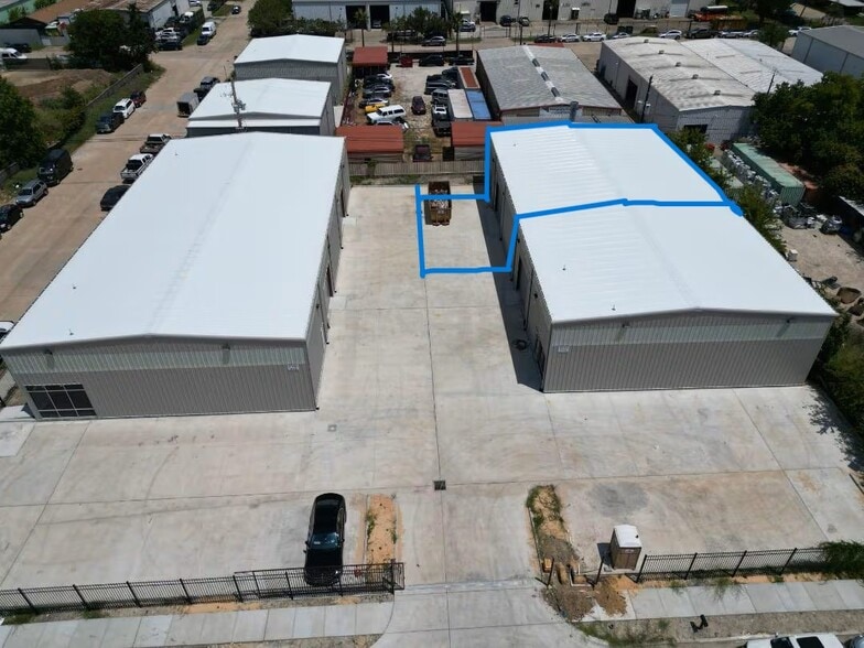 More Photos Of 9334 Ronda Ln, Houston Industrial For Lease
