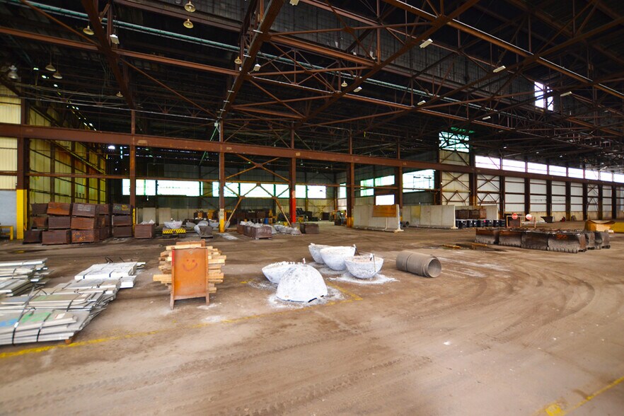 More Photos Of 1001 College St, Madison Manufacturing For Lease