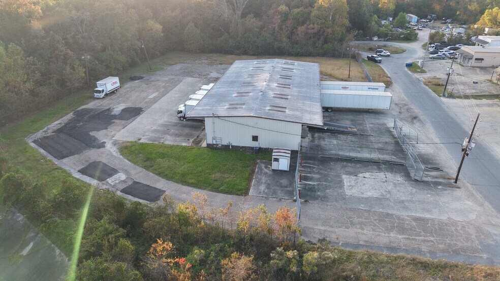 More Photos Of 6722 Bicentennial Pl, Baton Rouge Truck Terminal For Lease