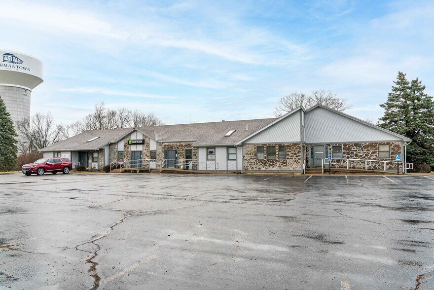 More Photos Of 1864-1870 Dayton Germantown Pike, Germantown Medical For Sale