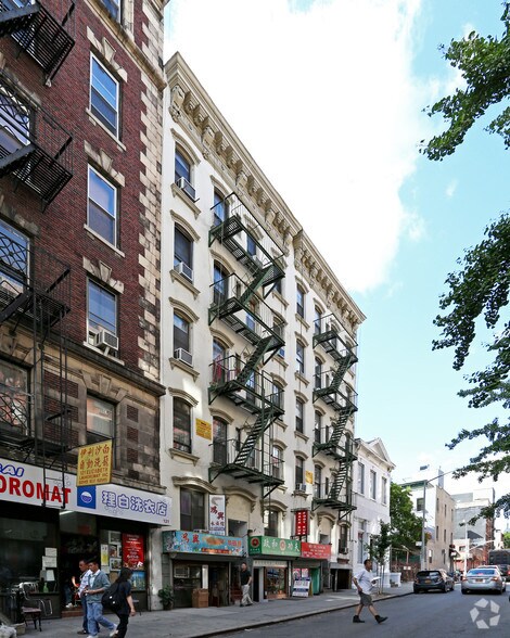 More Photos Of 125 Elizabeth St, New York Apartments For Lease