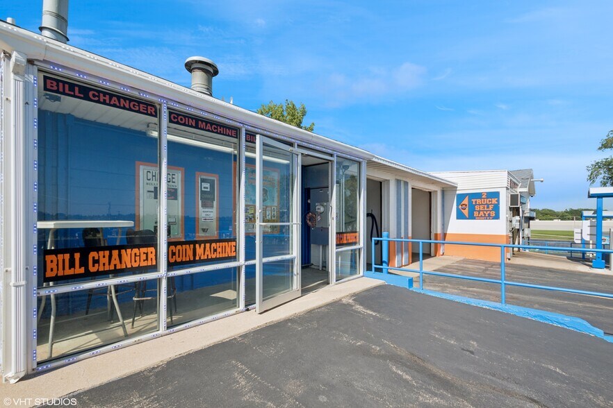 More Photos Of 731 Midwest Ct, Freeport Carwash For Sale