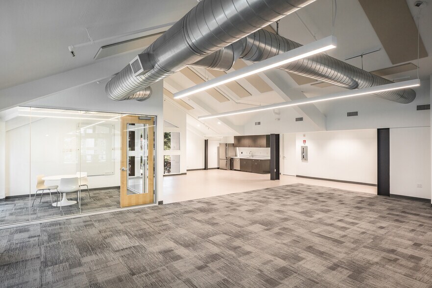 More Photos Of 555 Hamilton Ave, Palo Alto Office For Sale