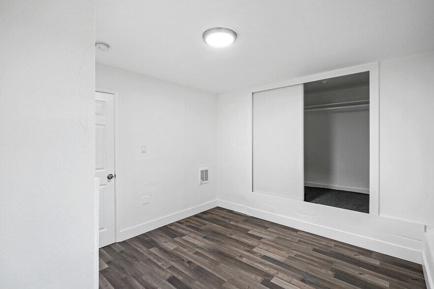 More Photos Of 8117 Ney Ave, Oakland Apartments For Sale