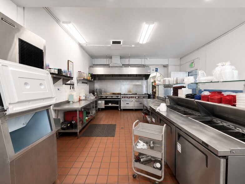 More Photos Of 300 Bay Shore Blvd, San Francisco Restaurant For Lease