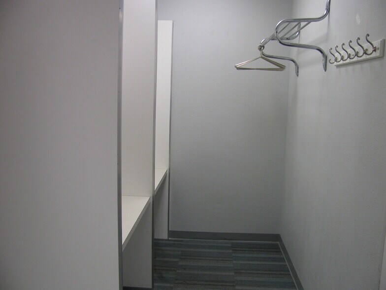 More Photos Of 1211-1217 NW Sheridan Rd, Lawton Unknown For Lease