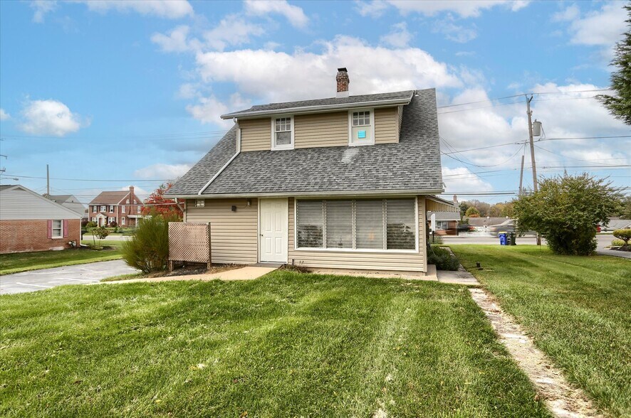 More Photos Of 1918 Carlisle Rd, York Office Residential For Sale