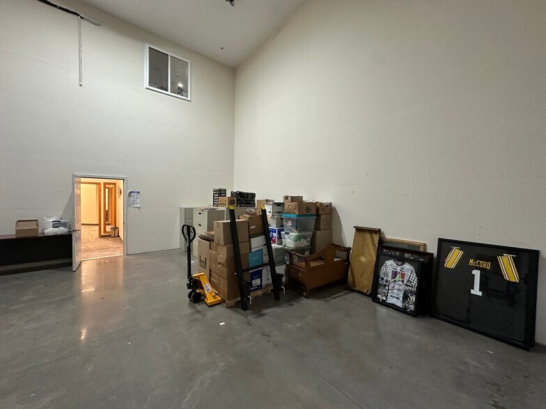 More Photos Of 580 Madison Ave, North Liberty Office For Sale