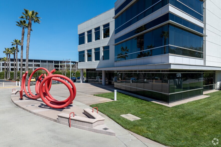More Photos Of 1376 Bordeaux Dr, Sunnyvale Office For Lease