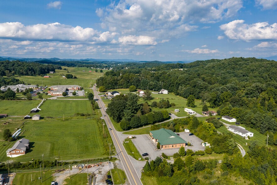 More Photos Of 26208 Lee Hwy, Abingdon Medical For Lease