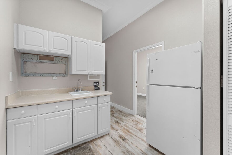 More Photos Of 226 King St, Cocoa Unknown For Lease