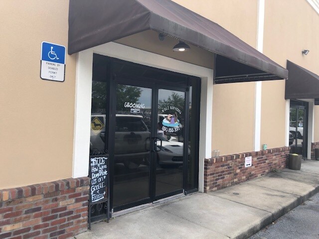 More Photos Of 48 Commerce Ln, Freeport Warehouse For Lease