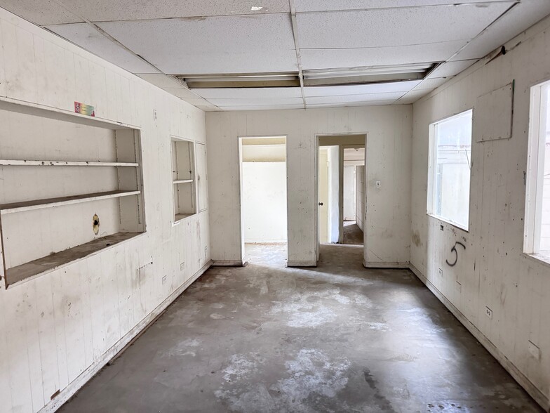 More Photos Of 9065 Jeff St, Bellflower Auto Repair For Sale