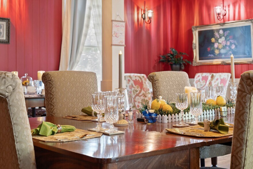 More Photos Of 207 W 2nd Ave, Easley Hospitality For Sale