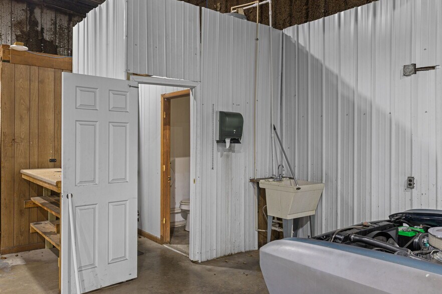 More Photos Of 1107 Buffalo Rd, Lawrenceburg Service For Sale