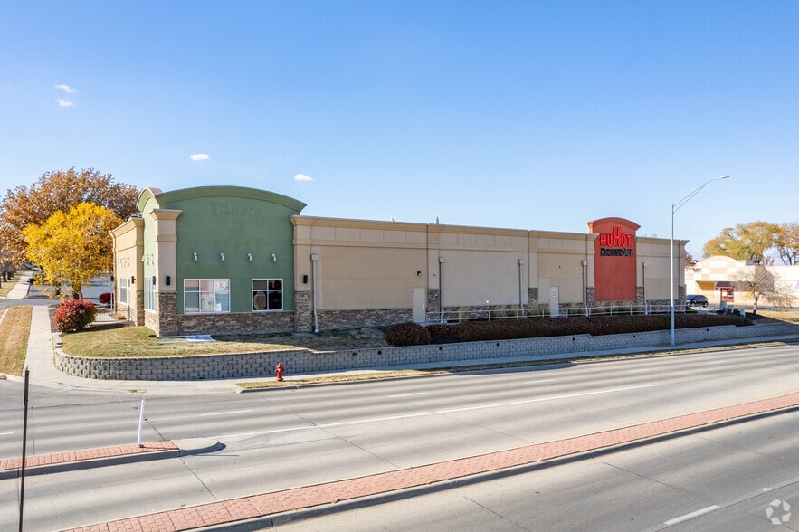 More Photos Of 221 N 66th St, Lincoln Unknown For Lease