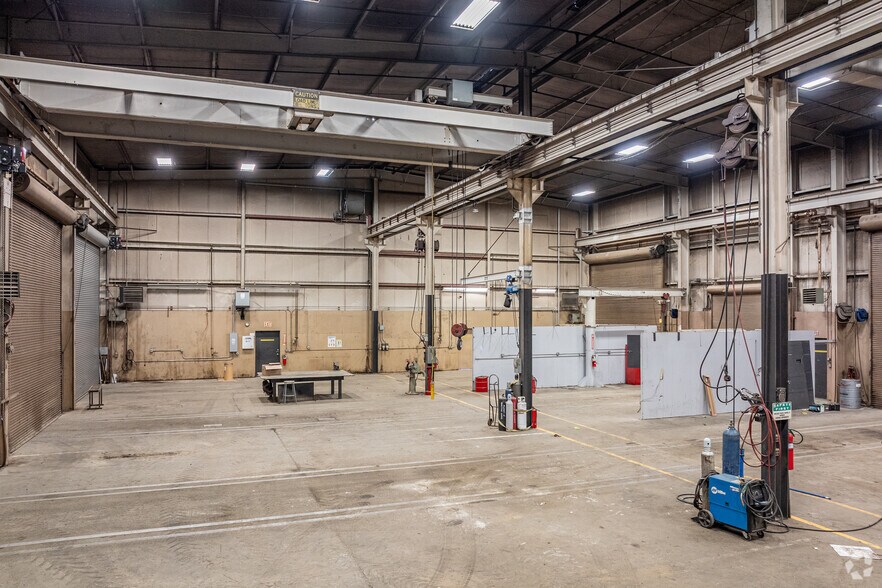 More Photos Of 6455 NE Columbia Blvd, Portland Warehouse For Lease