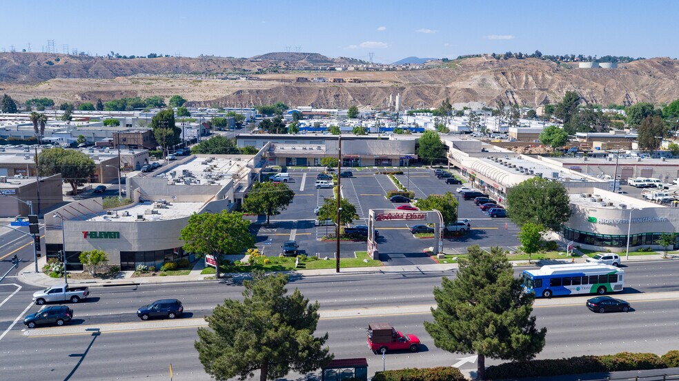 More Photos Of 20655 Soledad Canyon Rd, Santa Clarita Restaurant For Lease