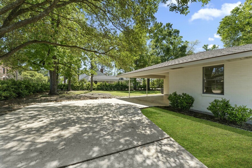 More Photos Of 3455 Brentwood Dr, Baton Rouge Office For Lease