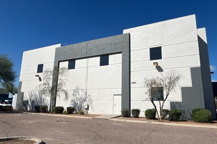 More Photos Of 8101 E McDowell Rd, Scottsdale Light Distribution For Lease