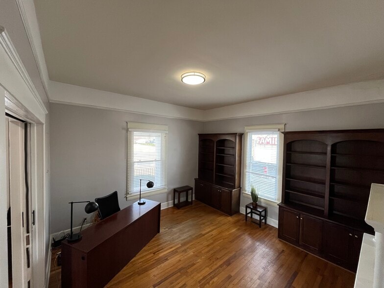 More Photos Of 1007 Pendleton St, Greenville Office For Sale