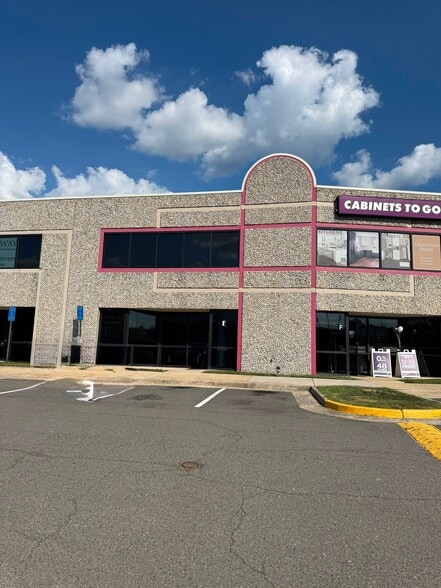 More Photos Of 8390 Terminal Rd, Lorton Flex For Lease