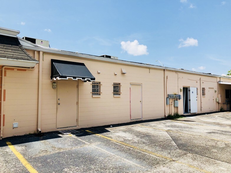 More Photos Of 4601 4th St N, Saint Petersburg Storefront Retail Office For Lease