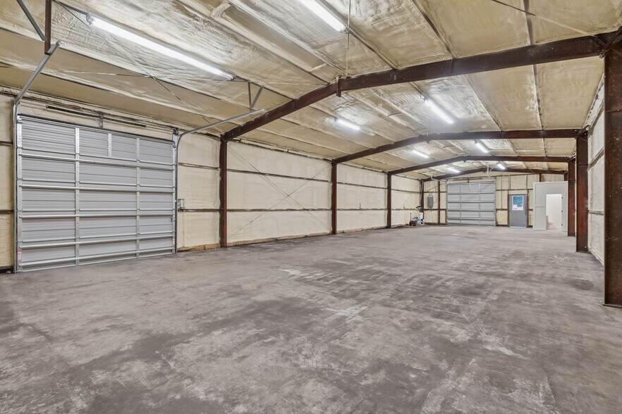 More Photos Of 806 Elsey Dr, Charleston Warehouse For Lease