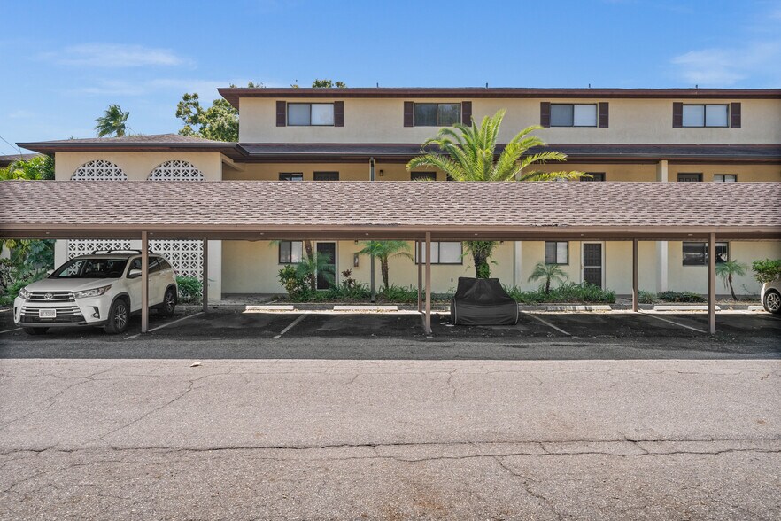 More Photos Of 3700 BENEVA Rd, Sarasota Apartments For Sale