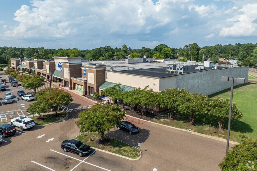 More Photos Of 1030-1060 Spillway Cir, Brandon Storefront For Lease