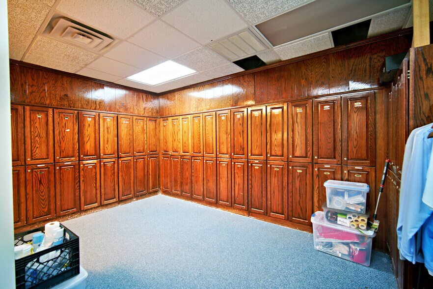 More Photos Of 128 Oakview Club Dr, Macon-Bibb Golf Course Driving Range For Sale