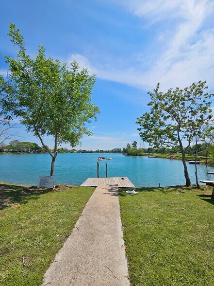 More Photos Of 19230 Morris Ave, Manvel Trailer Camper Park For Sale