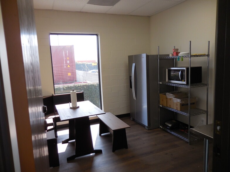More Photos Of 1206-1210 W Jon St, Torrance Warehouse For Lease