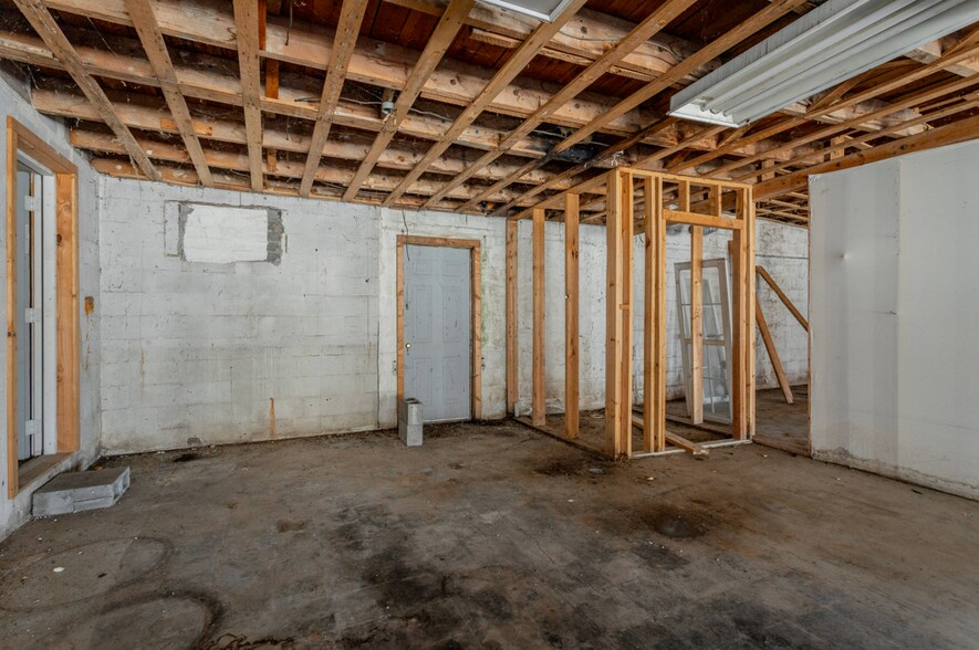 More Photos Of 9439 Hixson Pike, Soddy Daisy Convenience Store For Sale