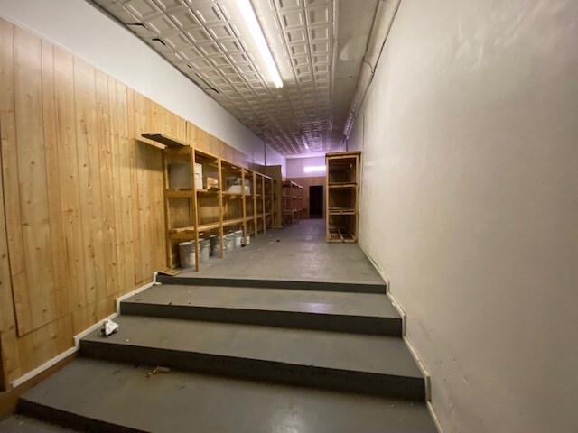 More Photos Of 106 W Grove St, Kaufman Freestanding For Lease