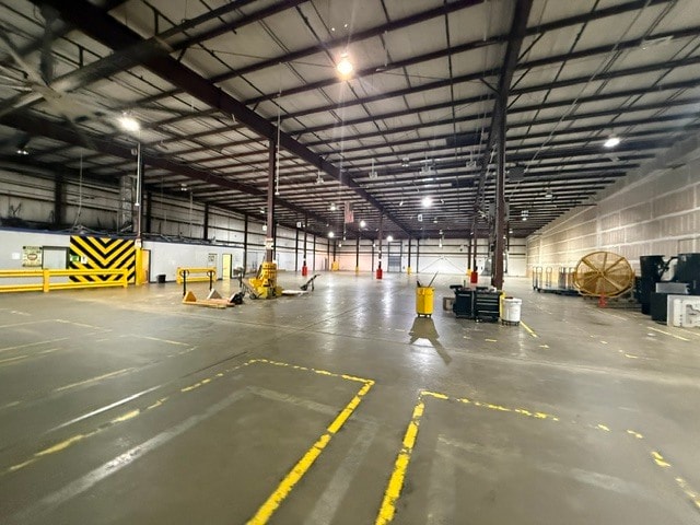 More Photos Of 7801 Sears Blvd, Pensacola Distribution For Lease