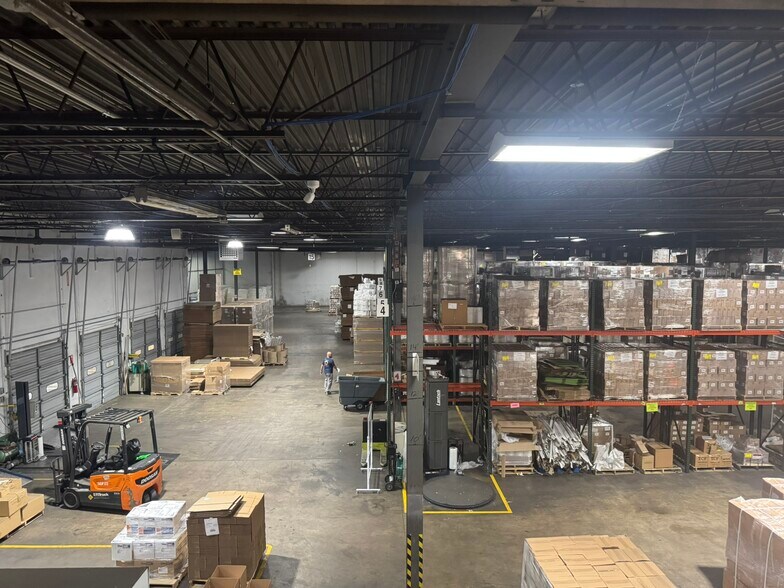 More Photos Of 85 S Satellite Rd, South Windsor Manufacturing For Lease