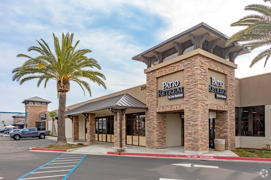 Primary Photo Of 285-295 W El Paso Ave, Fresno Freestanding For Lease