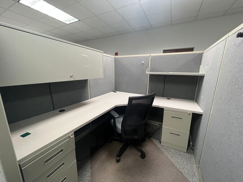 More Photos Of 2810 Meredyth Dr, Albany Medical For Lease