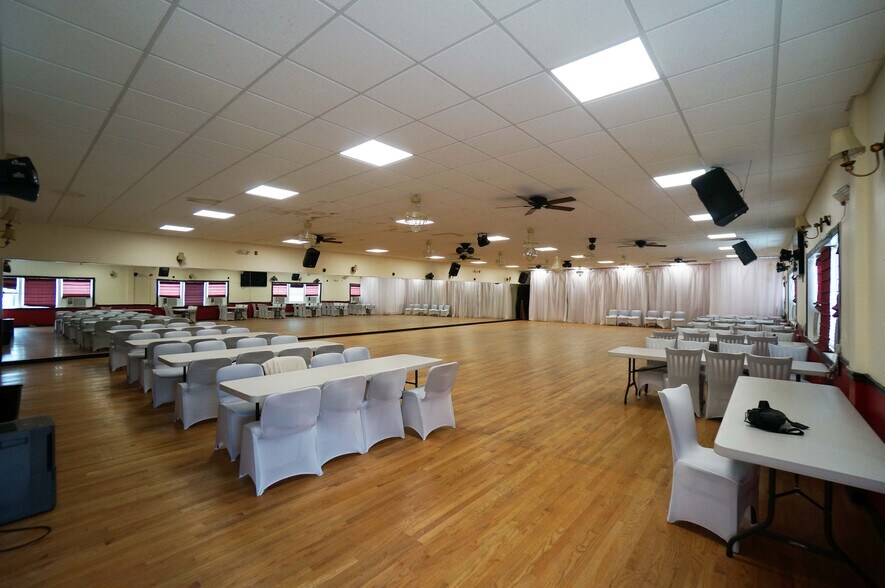 More Photos Of 114-116 Anderson St, Hackensack Freestanding For Lease