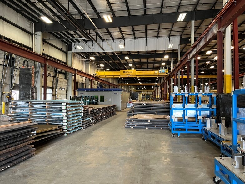 More Photos Of 3195 Wilson Dr NW, Grand Rapids Manufacturing For Lease