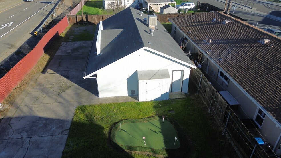 More Photos Of 2424 Cormorant Way, Sacramento Warehouse For Sale