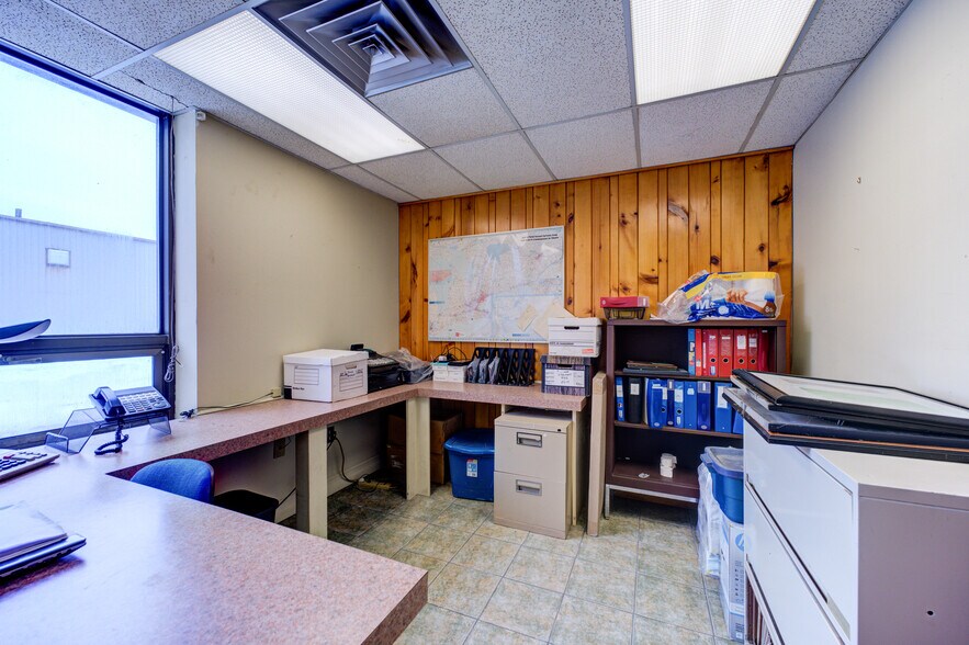 More Photos Of 9 Hawk St, Nanticoke Industrial For Sale