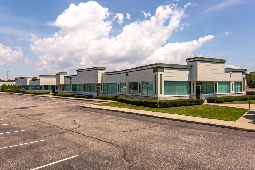 More Photos Of 3920 Veterans Memorial Hwy, Bohemia Medical For Lease