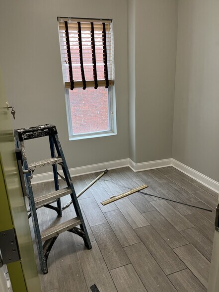 More Photos Of 1618 7th St NW, Washington Storefront Retail Office For Lease