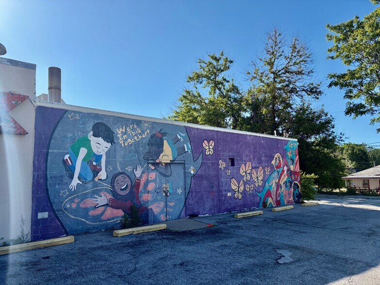 More Photos Of 2807 Independence Ave, Kansas City Storefront For Lease
