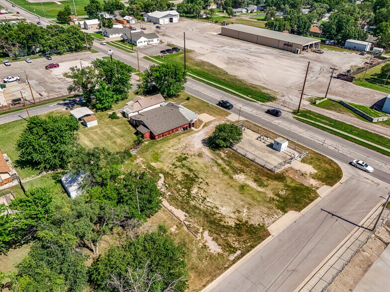 More Photos Of 1610 W 6th Ave, El Dorado General Retail For Sale