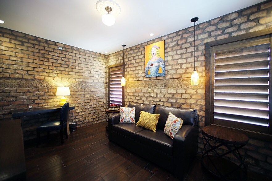 More Photos Of 1320 Ocean Dr, Miami Beach Hotel For Sale